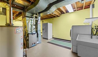 1267 Nursery Hill Ln, Arden Hills, MN 55112