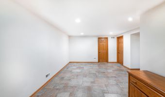 3025 Woods Creek Ln, Algonquin, IL 60102