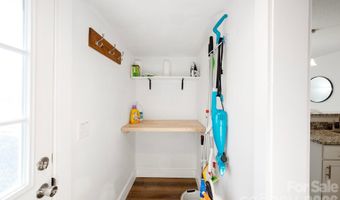 18 Oteen Park Pl, Asheville, NC 28805