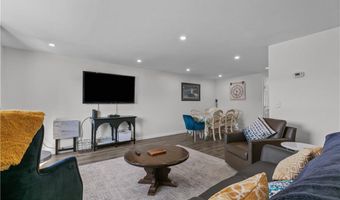 66 Girard Ave 324, Newport, RI 02840
