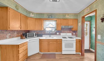 721 Cable Ave, Beachwood, NJ 08722