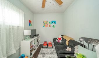 826 E 31st St, Anderson, IN 46016