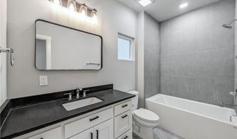 6 Duart Ln, Bella Vista, AR 72715