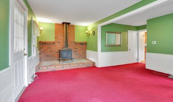 28 Arlington Rd, Coventry, CT 06238