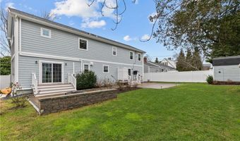 36 Keeher Ave, Newport, RI 02840