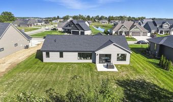 5165 Greyson Heights Dr, Auburn, IN 46706