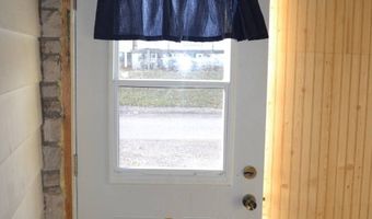 28 N. Third St, Albion, IL 62806