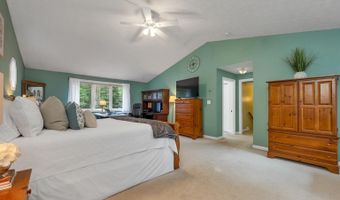 51 Palomino Ln, Bedford, NH 03110