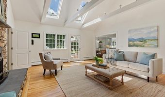 158 Kettle Hole Rd, Bolton, MA 01740