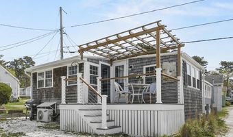 11 Thompson Rd 11, Bourne, MA 02532