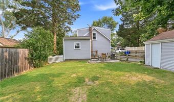 34 Platt St, Bristol, RI 02809