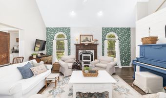 126 Narrow Shore Rd, Aydlett, NC 27916