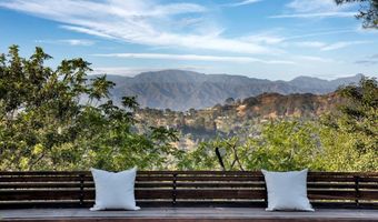 8615 Skyline Dr, Los Angeles, CA 90046