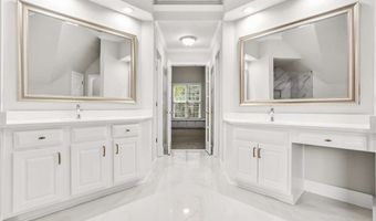 3425 Kingsland Cir, Berkeley Lake, GA 30096