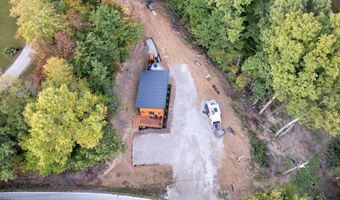 576 Pine Grove Rd, Beattyville, KY 41311