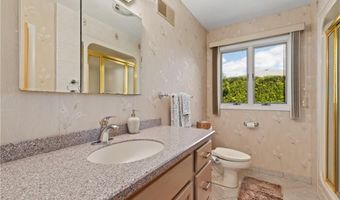 27 Alpine Estates Dr, Cranston, RI 02921
