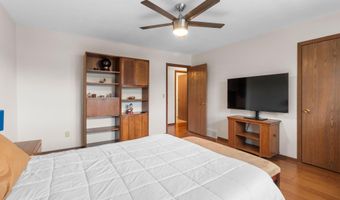 711 OLSON Ave F, Appleton, WI 54914