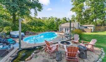 702 Dewoody Dr, Bentonville, AR 72712