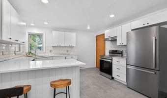 2206 N MCDONALD St, Appleton, WI 54911