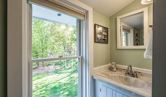 71 Brook Rd, Falmouth, ME 04105