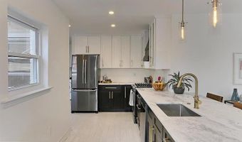 2501 CREST St, Alexandria, VA 22302