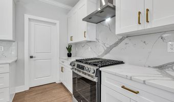 127 Rogers St, Bayville, NJ 08721