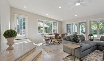 301 22nd St NW, Austin, MN 55912