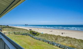137 S PACIFIC St 13, Rockaway Beach, OR 97136