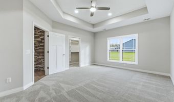 2002 Bogey Ct, Auburn, IN 46706