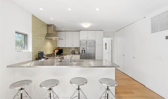 54 Gardiner Dr, Amagansett, NY 11930