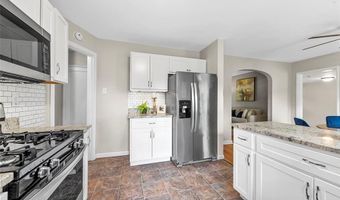 7220 Mackenzie Rd, Affton, MO 63123
