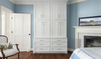 217 Hope St 1, Bristol, RI 02809