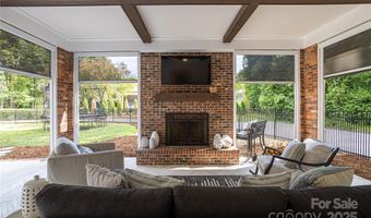 4401 Town And Country Dr, Charlotte, NC 28226