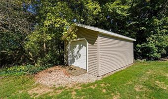 715 Holden Dr, Ashtabula, OH 44004