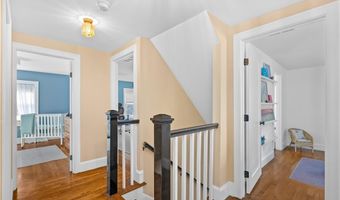 24 Huntington Dr, East Providence, RI 02916