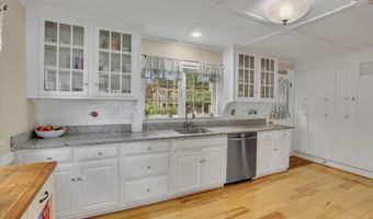 59 Shore Dr, Coventry, CT 06238