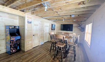 2423 9th Dr, Adams, WI 53910