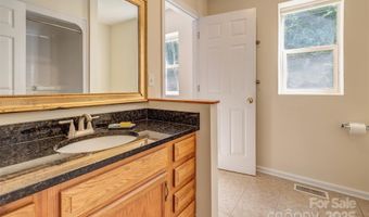 9 Koenig Way, Asheville, NC 28804