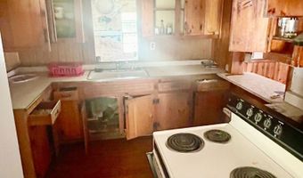 913 Rood Ave, Albany, GA 31705