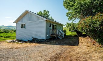 28 S Rail Rd, Banner, WY 82832
