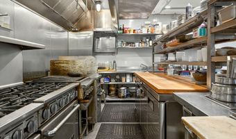 84 N Main St, Ashland, OR 97520