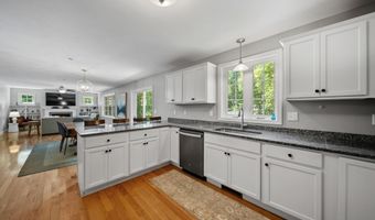 46 Isaac Foss Rd, Chester, NH 03036