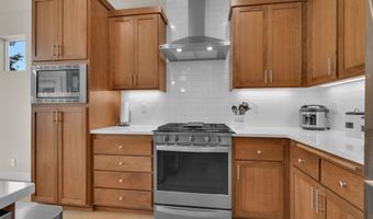 1004 S 46TH St, Springfield, OR 97478