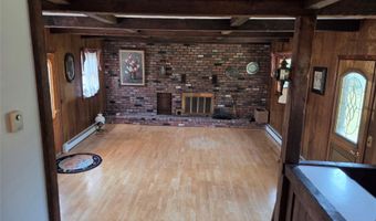 31 S Emerson Ave, Amity Harbor, NY 11701