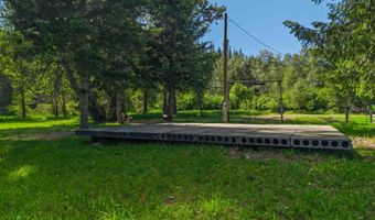 4 River Rd, Calder, ID 83808