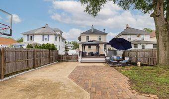 76 Morris Ave, Belford, NJ 07718