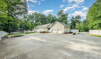 2106 Woodhurst Ln, Albemarle, NC 28001