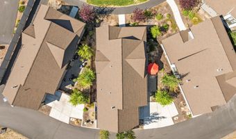 19749 SW River Camp Ln, Bend, OR 97702