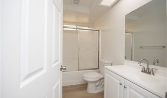 12794 Navajo Rd, Apple Valley, CA 92308