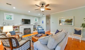 6 Carolina Ln, Beaufort, SC 29907